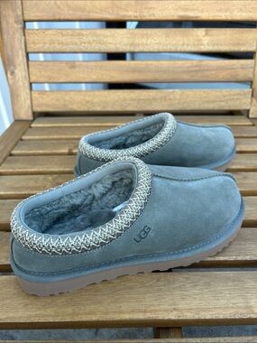 UGG Tasman
